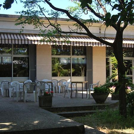 Auberge De Jeunesse Hi Arles Exterior photo